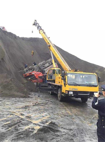 响水上犹道路救援